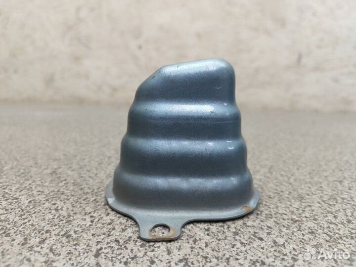 Кронштейн усилителя заднего бампера правый Nissan