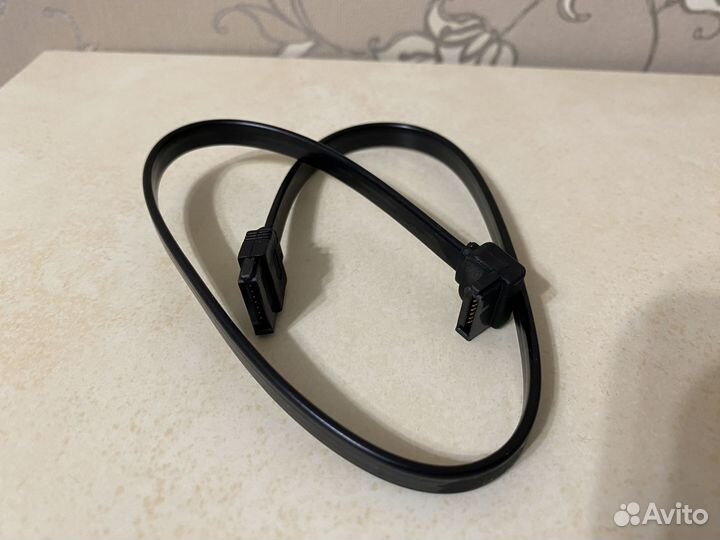 Кабель передачи данных SATA угловой