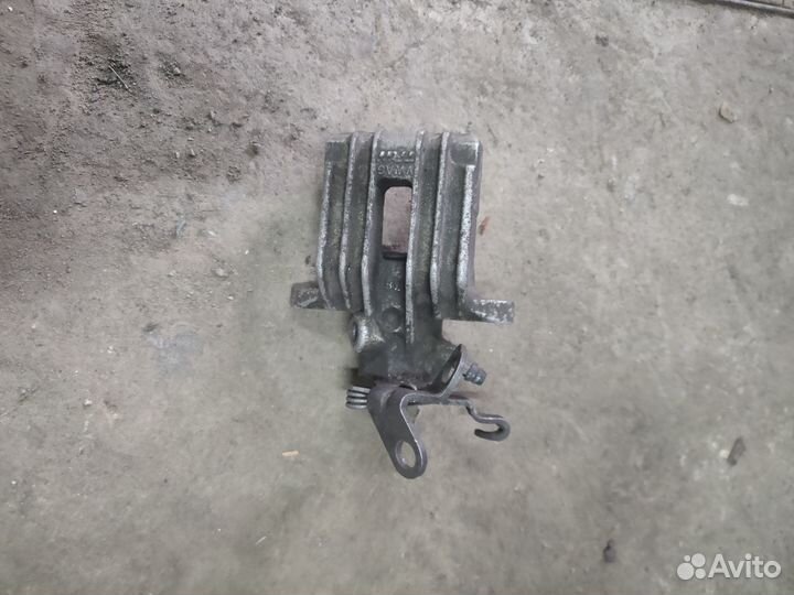 Суппорт задний