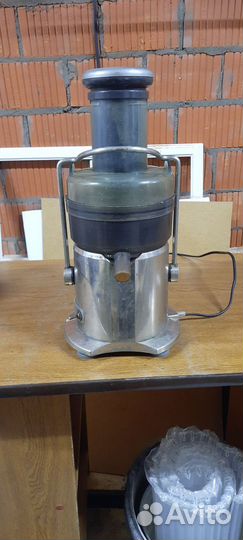 Соковыжималка Bork s511