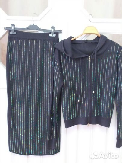 Вязанный костюм женский