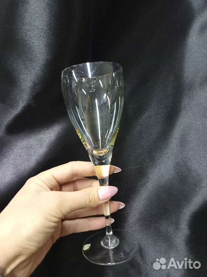Бокалы из цветного стекла