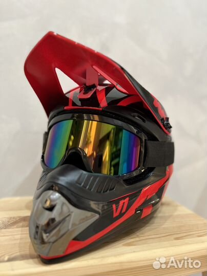 Мотошлем кроссовый с очками