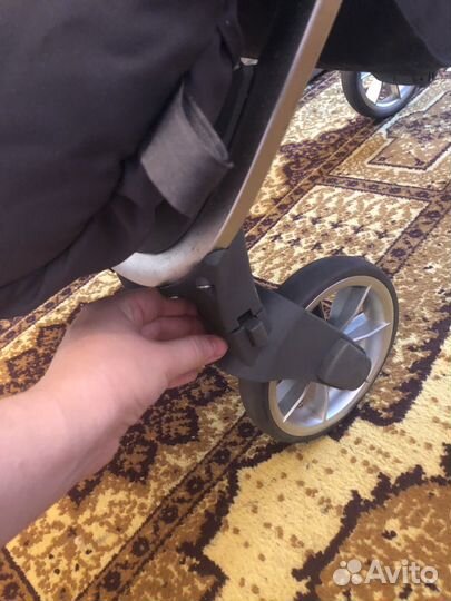 Прогулочная коляска