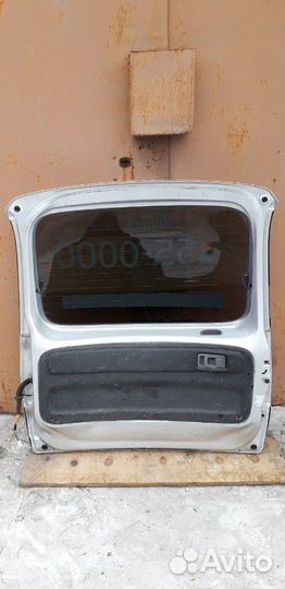 Задняя дверь