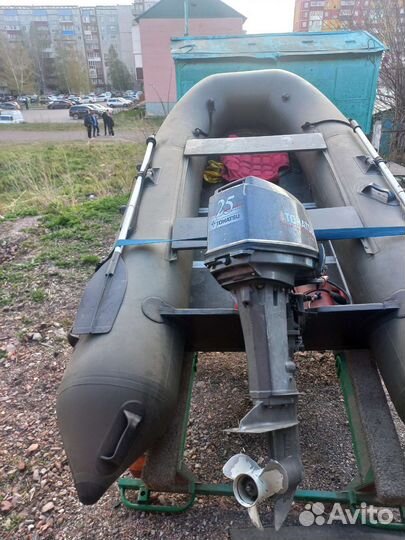 Лодка с мотором