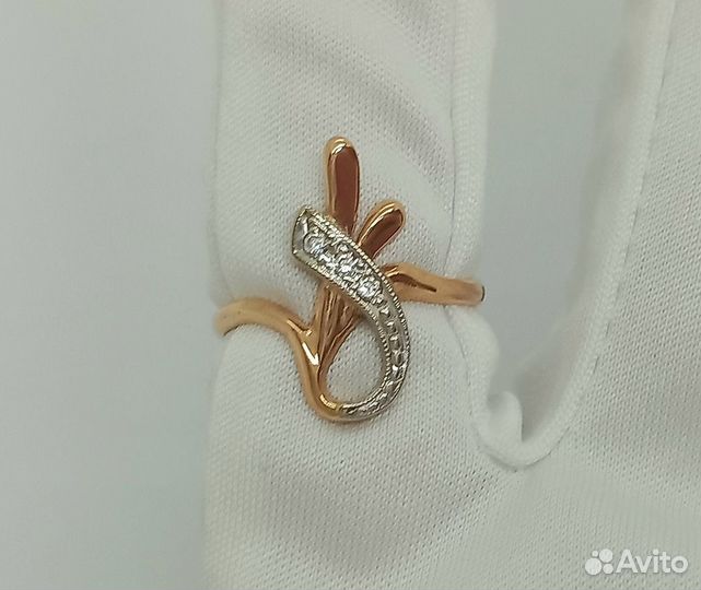 Золотое кольцо с камнем 15,5р