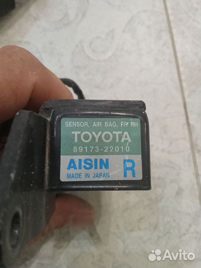 Датчик airbag правый на toyota mark II
