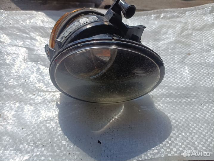 Фара противотуманная левая Volkswagen Golf 6 5K0