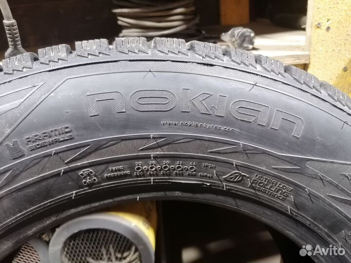 Nokian Tyres Hakkapeliitta R2 SUV 235/65 R17 108R
