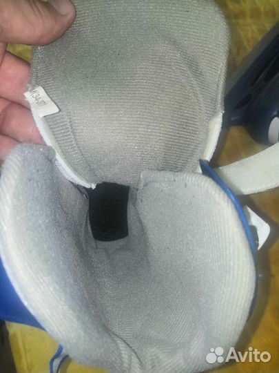 Коньки ледовые