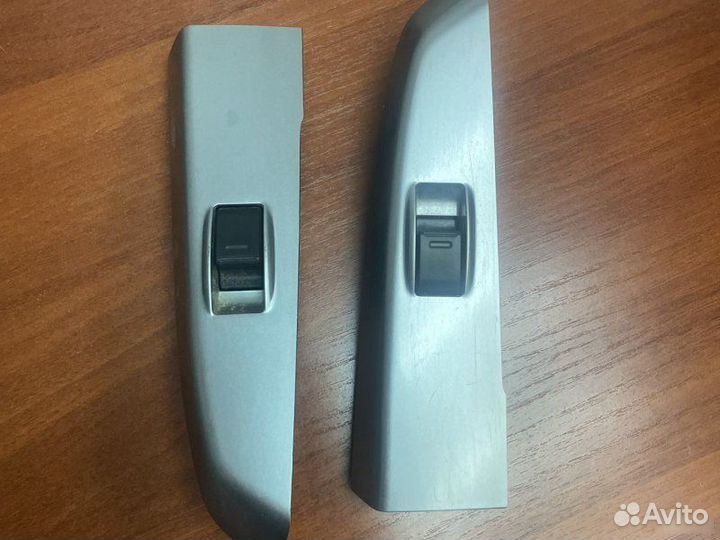 Накладка стеклоподъмника Toyota Hilux