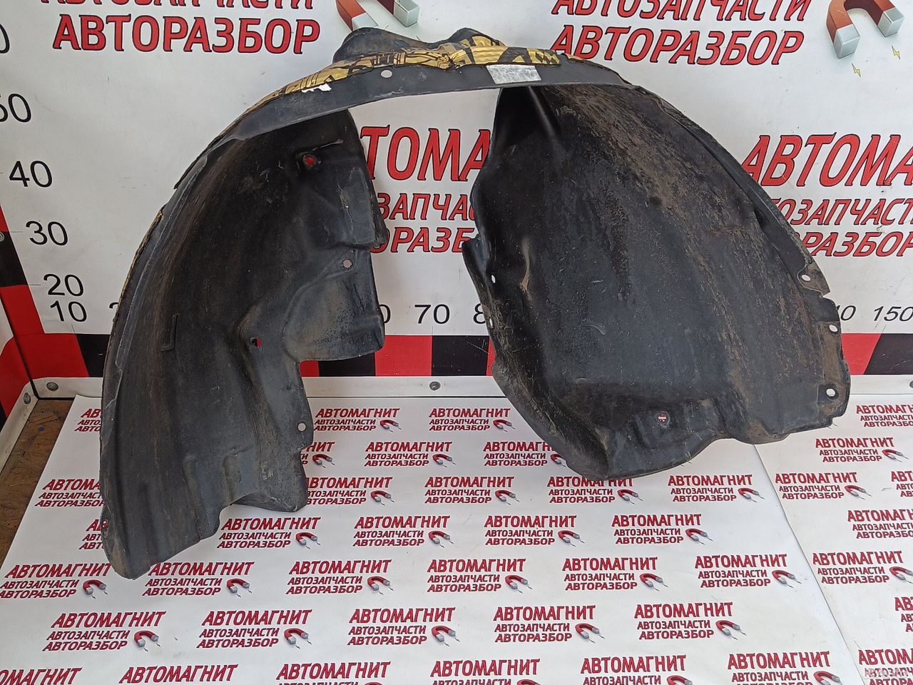 Подкрылок передний левый Тойота Рав 4 50