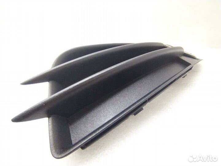 Решетка в бампер передняя правая Audi A4 B8