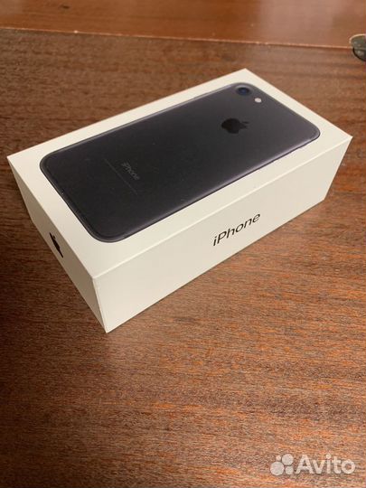 Телефон iPhone 7