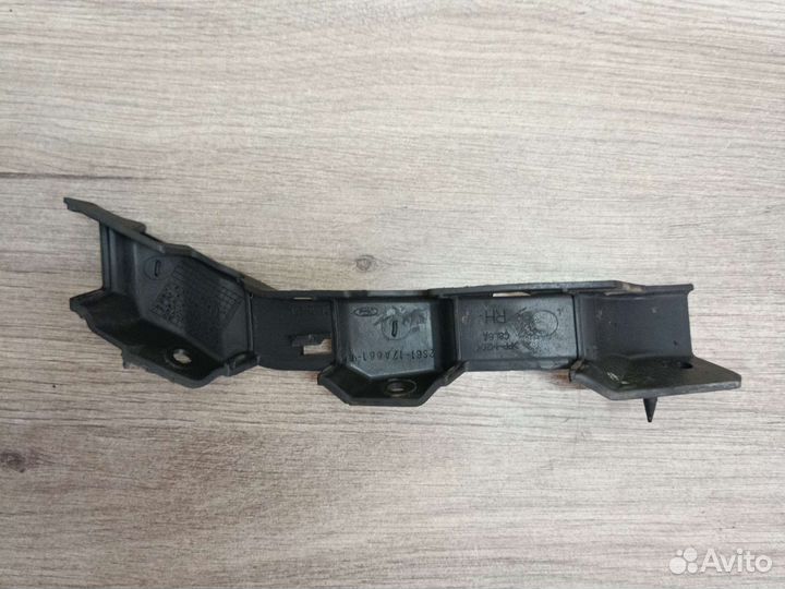 Направляющая заднего бампера правая fiesta mk5