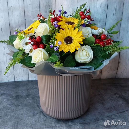 Букет с подсолнухами из мыльной основы