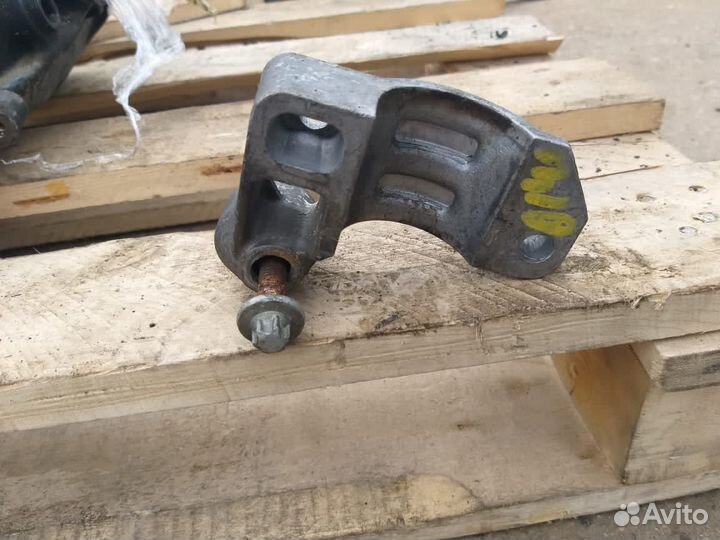 Кронштейн стабилизатора на Мерседес E-class 211