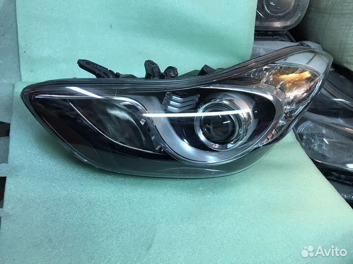 Фара левая Hyundai Elantra 5 MD дорест xenon