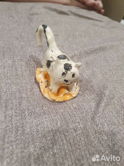 Кошка из глиный