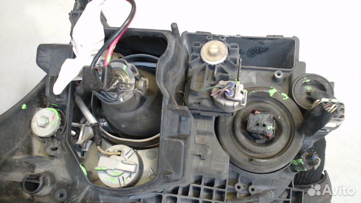 Фара (передняя) Toyota Avensis 2, 2005