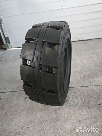 Шина цельнолитая 18х7-8 Greckster Gold