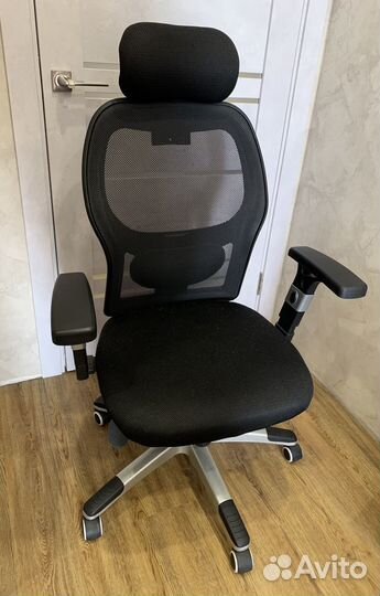 Компьютерное кресло