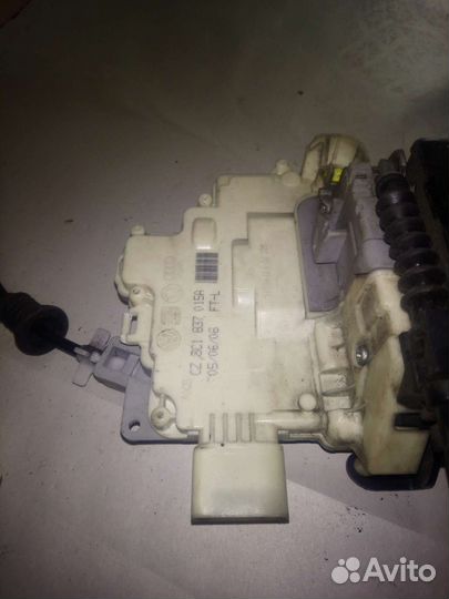 Замок двери volkswagen tiguan 1