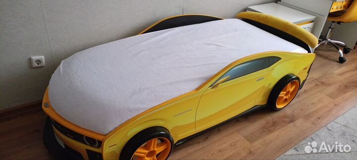 Детская кровать машина