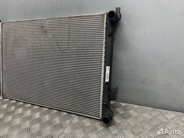Радиатор охлаждения Volkswagen Passat B6