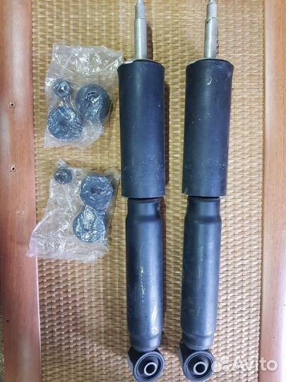 Амортизаторы toyota lend cruiser 100 Lexus lx470