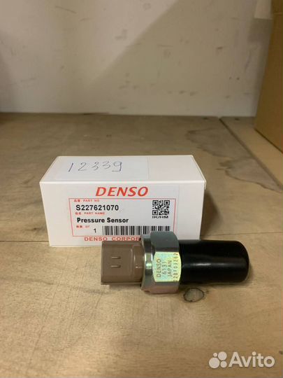 Датчик давления топлива в рампе J08E S227621070 (D