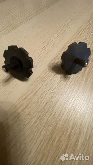 Винты для изменения высоты подставки контрабаса