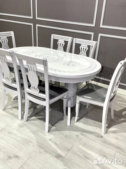 Кухонный стол и стулья