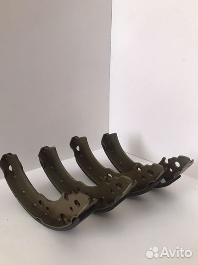 Колодки тормозные барабанные LPR 04630 на Nissan