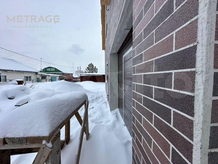 Дом 126 м² на участке 8 сот.