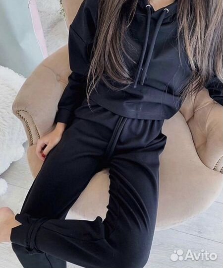 Костюм женский