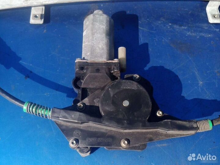 Стеклоподъемник передний правый Ford Mondeo 2