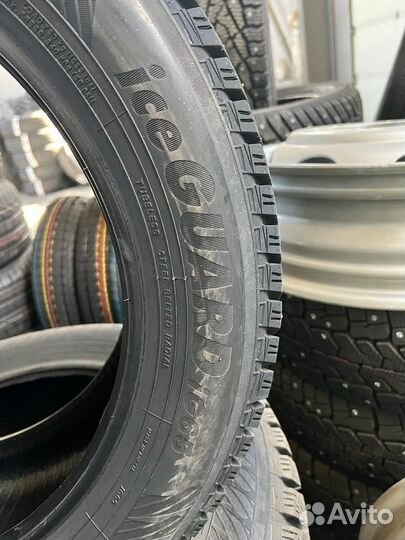 Yokohama Ice Guard IG65 215/55 R17 97T