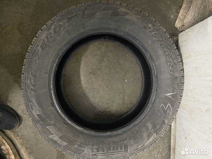 Pirelli Ice Zero FR 215/60 R16