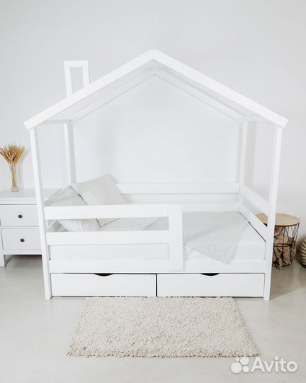 Детская кровать из массива