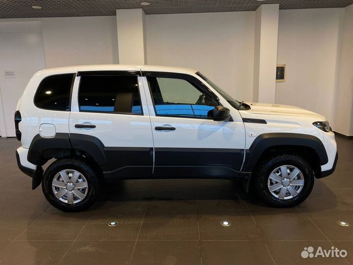 ВАЗ Niva Travel 1.7 МТ, 2022, 21 580 км