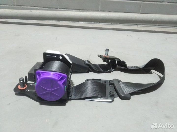 Ремень безопасности задний Hyundai Solaris седан