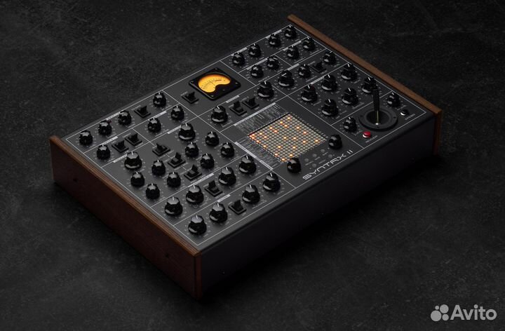 Erica Synths syntrx II аналоговый синтезатор