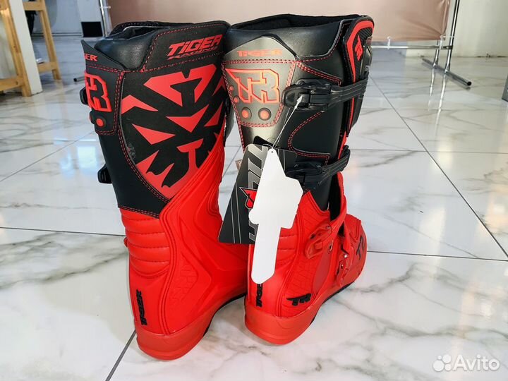 Мотоботы кроссовые tiger T2 черно-красные