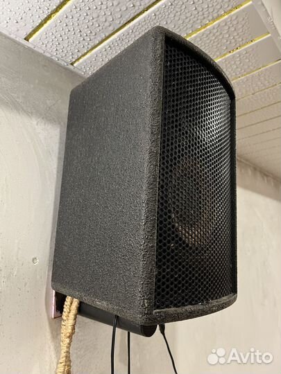 Колонки с встроенным усилителем 2*2