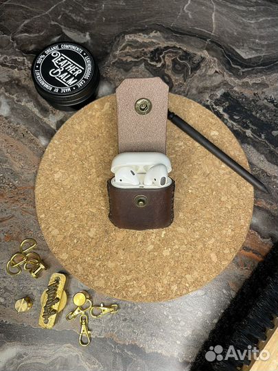Кожаный чехол для AirPods