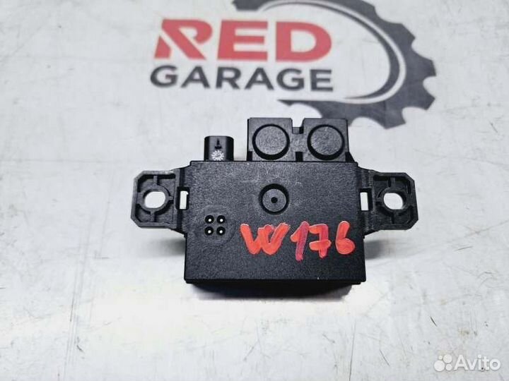 Блок управления зарядом аккумулятора Mercedes-Benz