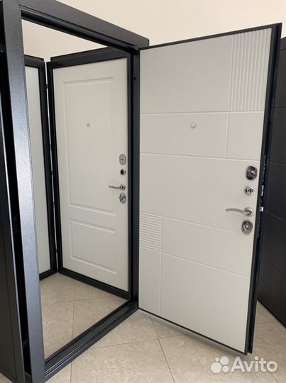 Дверь входная железная
