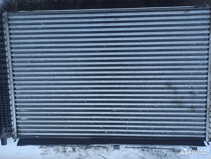 Интеркулер 3C0 145 805P